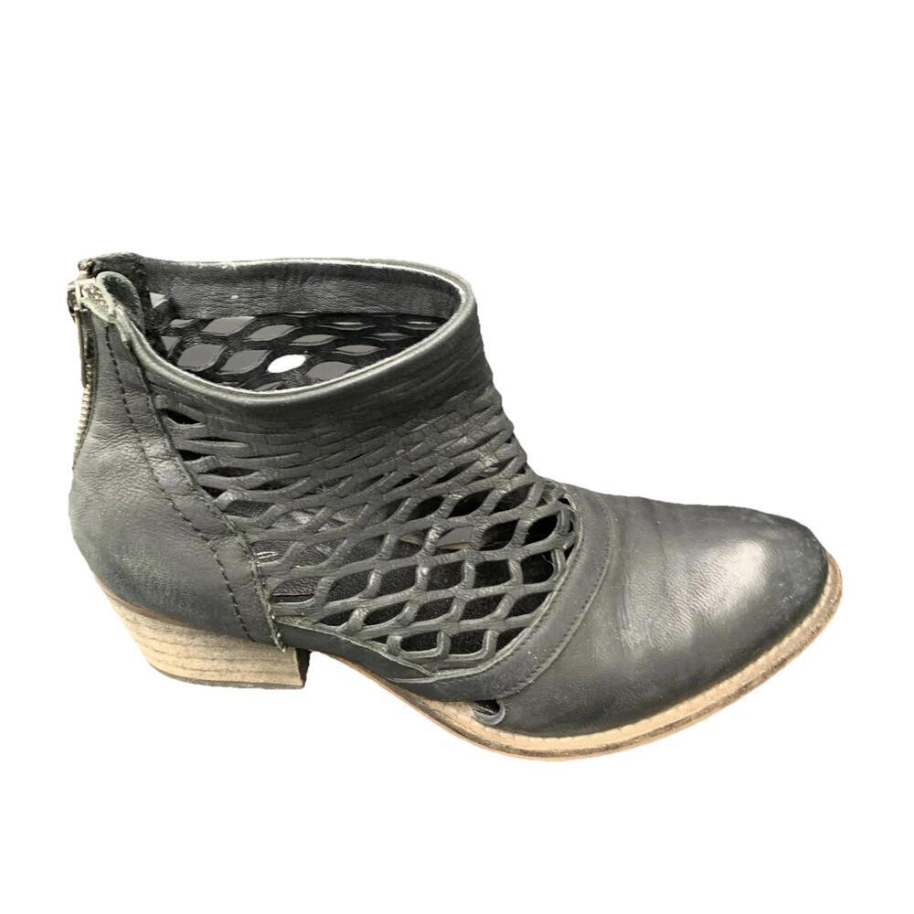 Rebels Perforated Genuine Leather Black Ankle Boots Booties Sz 6 Womens